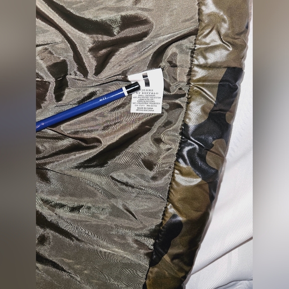 ‼️ 3 for $25 NWT Puffer Vest "streetwise selection" - Picture 4 of 6